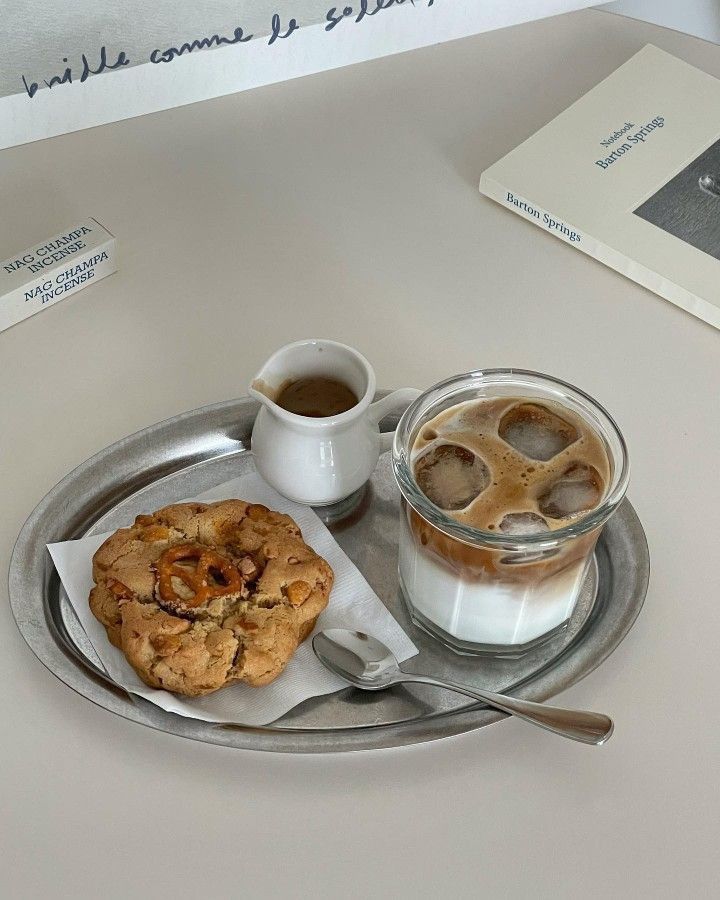 Disfrutando en el café